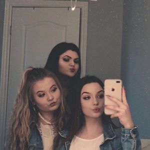 Meet your Posher, Alyssa